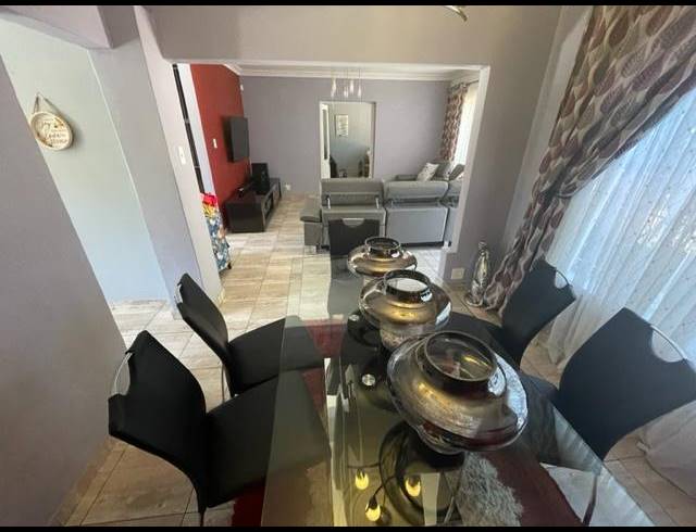 4 BEDROOM PROPERTY TO RENT IN BIRCHLEIGH NORTH